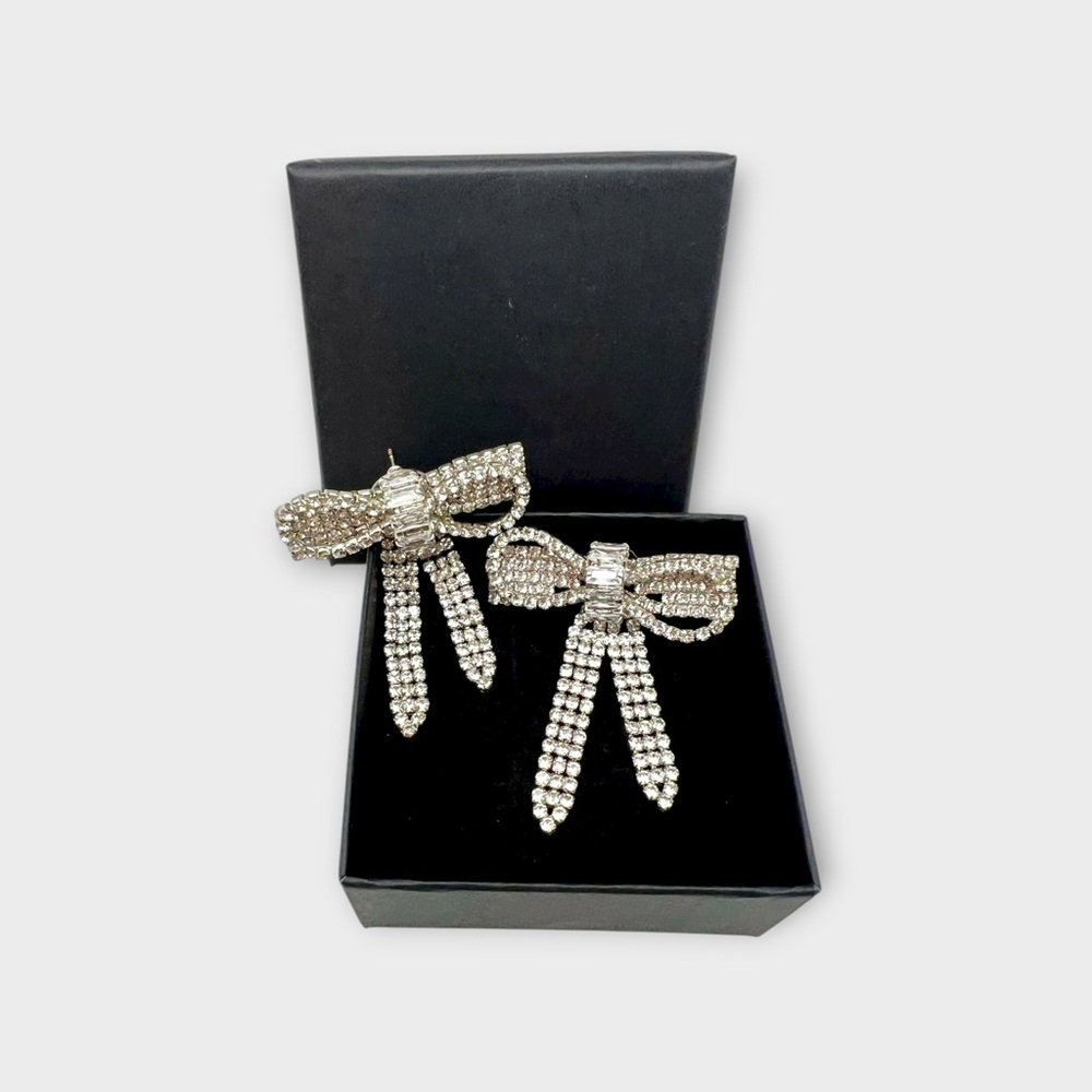 CHRISTIAN SIRIANO Vintage Crystal Rhinestone Bow Post Earrings